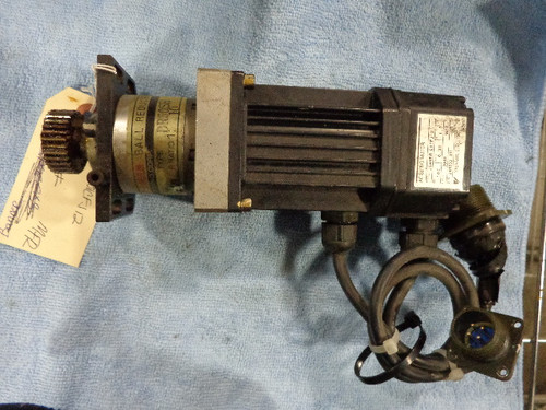 Yaskawa USAREM-01CFJ12 AC Servo Motor
