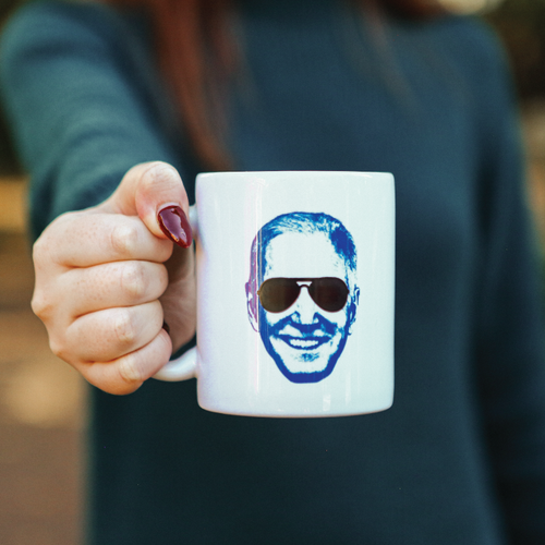 https://cdn11.bigcommerce.com/s-9i278zd3bm/images/stencil/500x659/products/248/729/Color-Changing-Mug__89182.1701715330.png?c=1