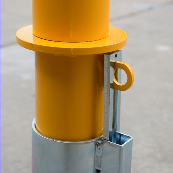 Flexible and removable steel bollard
