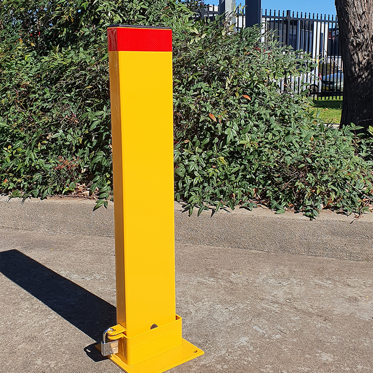 Collapsible bollard