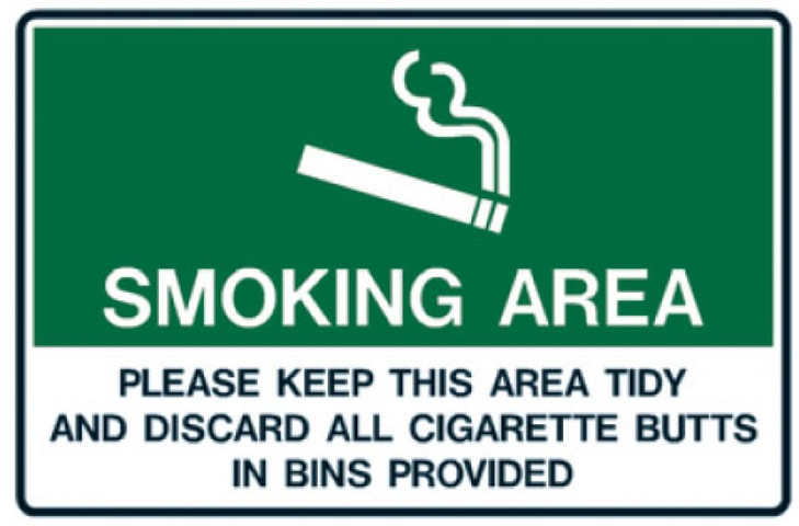 SMOKING AREA PLEASE KEEP THIS AREA TIDY