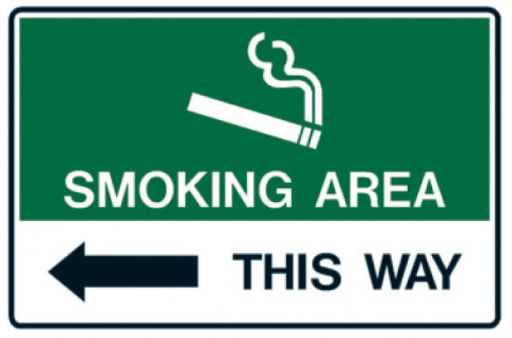 SMOKING AREA THIS WAY (LEFT ARROW)