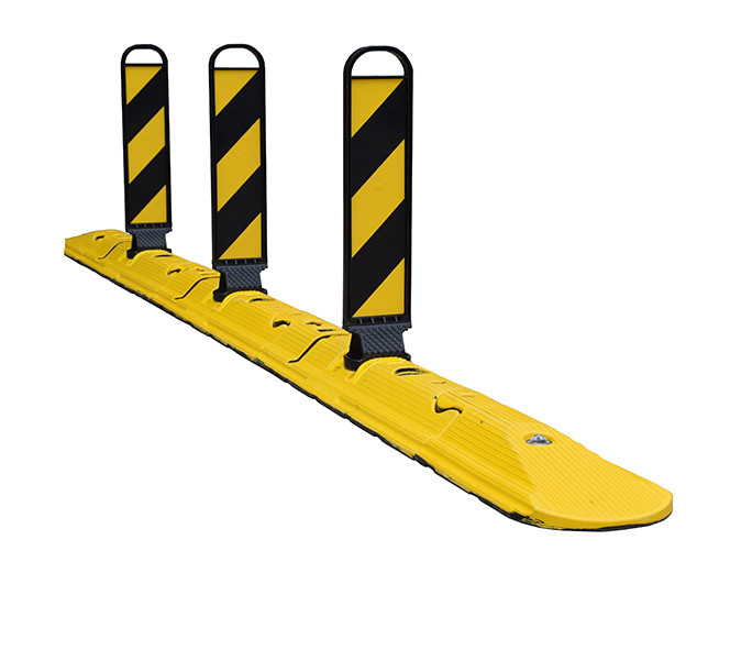 Lane divider kerb