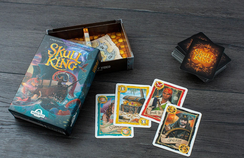 Ghenos Games Skull King - Gioco Di Carte A Puntate Per 2-6 Giocatori | Sfida Pirati, Kraken E Sirene - Edizione Italiana