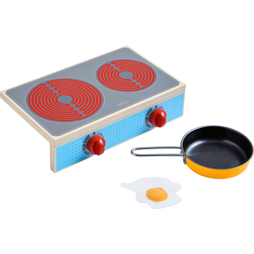 Culina Cooktop Set components- wooden stove top, frying pan, egg 
