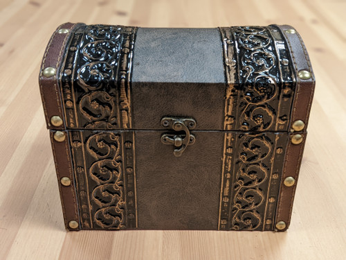 Fancy Dice Chest closed, metal hook clasp