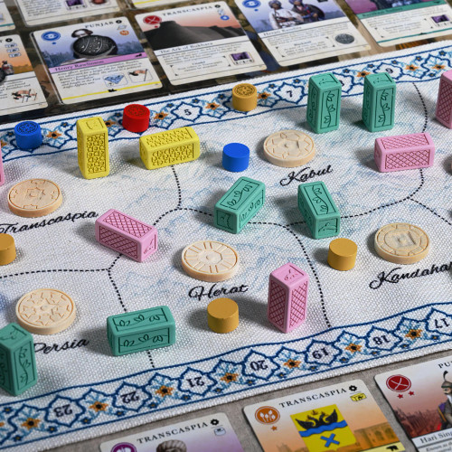 Gameplay: military tokens on a cloth map