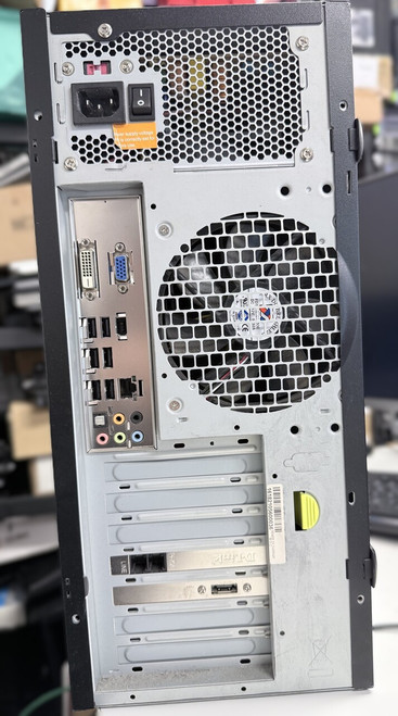 White Box intel Core 2 Duo E8200 @ 2.66GHz 2GB RAM 300GB HDD NO Operating System