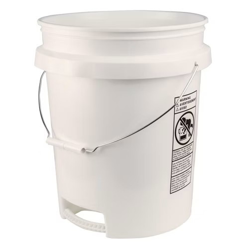 5 Gallon White HDPE Round Built-in Bottom Handle Bucket with Wire Handle (Lid Sold Separately)