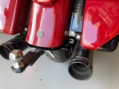 Model 10-120 Harley hitch for Harley Road Glide Ultra, Ltd and other short fender models from 2014 to present.