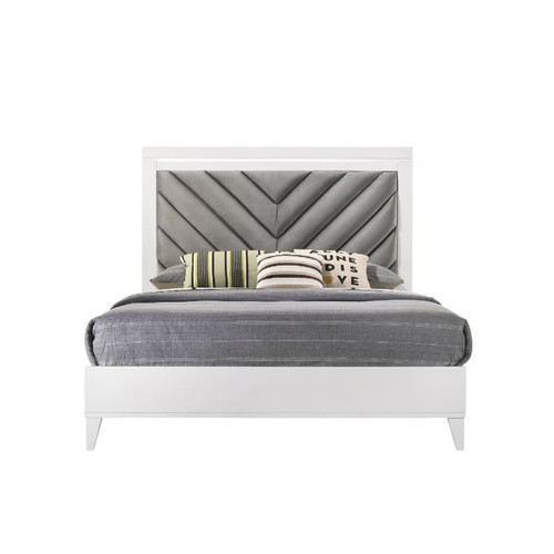 Acme Furniture Chelsie Beds