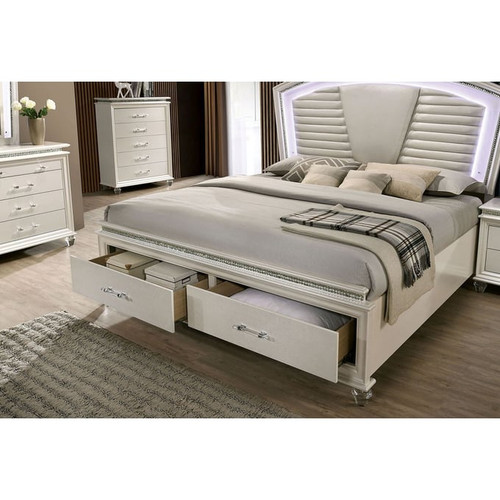 Furniture Of America Maddie Pearl White Beds