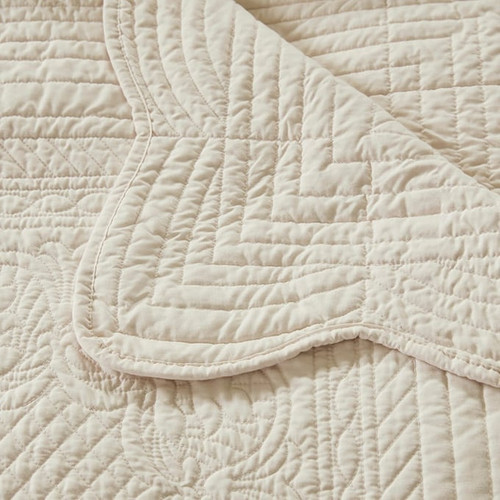 Olliix Madison Park Tuscany Cream Oversized Quilted Throws with Scalloped Edges