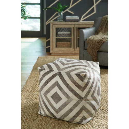 Ashley Furniture Hartselle Brown Pouf