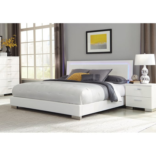Coaster Furniture Felicity White Wood 4pc Bedroom Set With King Bed
