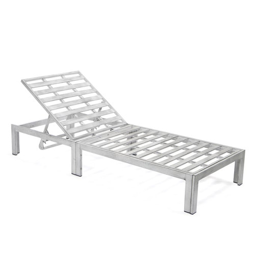 LeisureMod Chelsea Outdoor Weathered Grey Chaise Lounge Chair With Side Table