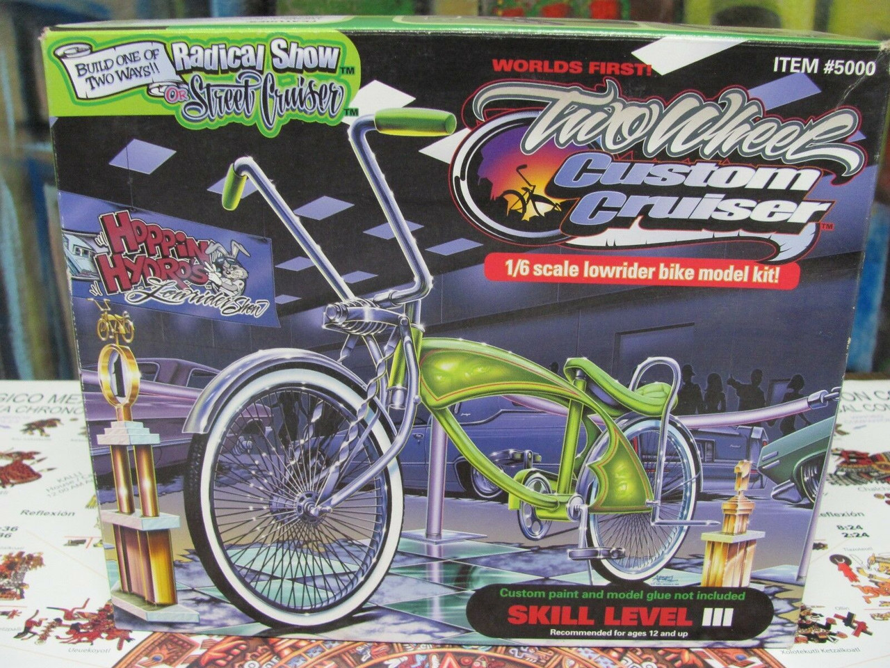 Lowrider bike scale model kit for diorama in 1:24 scale