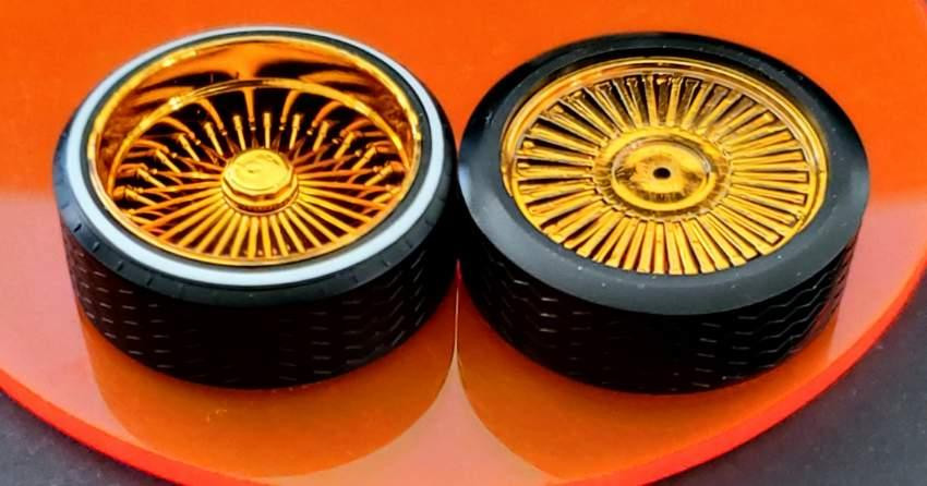 1/18 SUPER SPOKES GOLD LOWRIDER Wheels OCTOS K/O & LOW PRO WW Tire Set