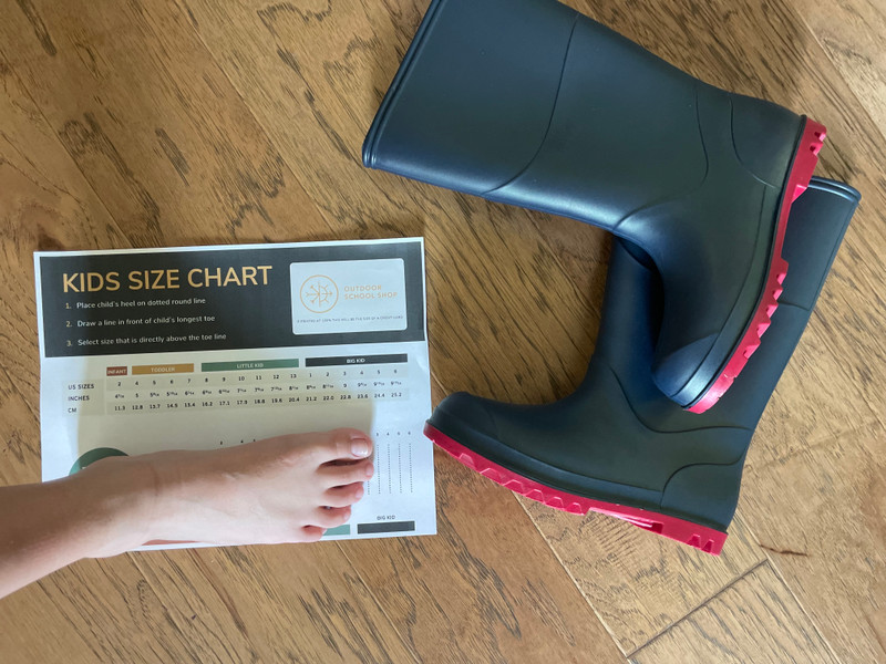 How to Figure out your Child's Shoe Size at Home! Download our Free Tool! 