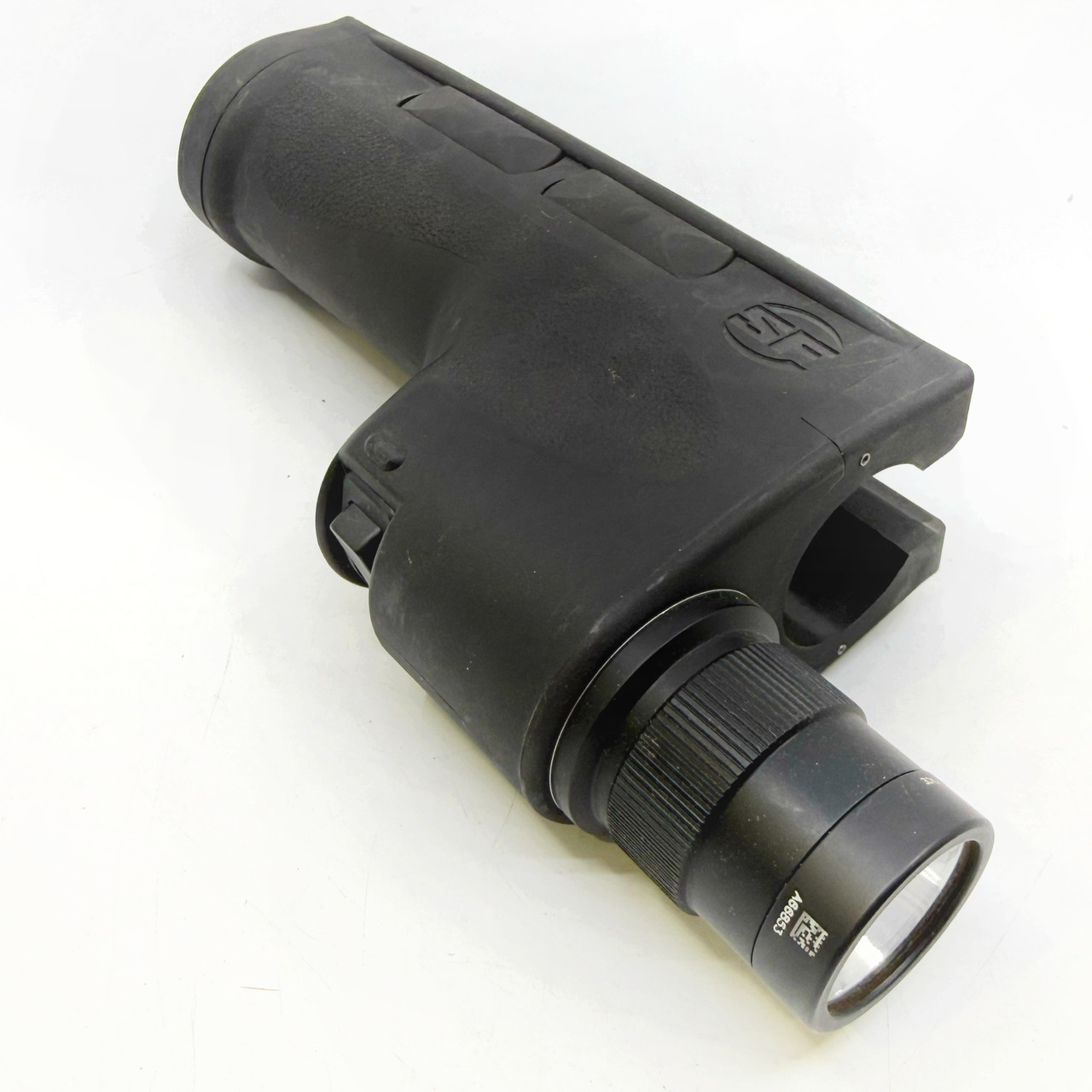 実物SUREFIRE DSFシリーズショットガンフォアエンド　レミントン870用 SureFire DSF Series 870 12-Gauge Shotgun Forend WeaponLight, Open Box