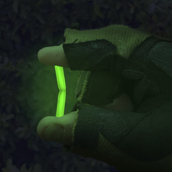 ChemLight® green mini light sticks are compact enough to fit anywhere, providing a convenient, dependable light source for tactical and recreational applications.


