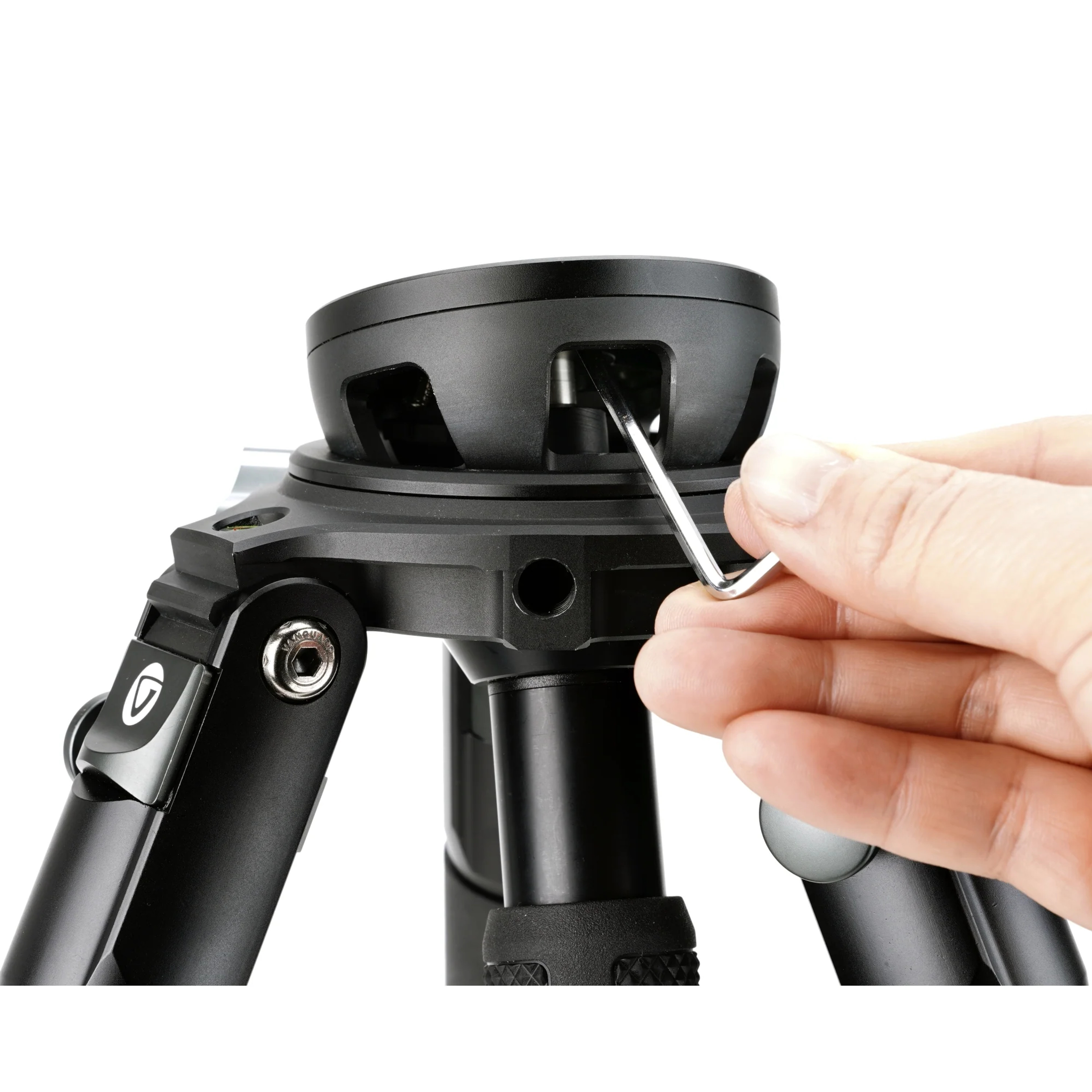 Endeavor series shooting tripods are built for the field or blind, helping you stay steady at all distances, from short-range shots to long-range percision shooting. Constructed using advanced CNC engineering for maximum precision and quality, these tripods are available in a choice of carbon or aluminum as well as a selection of removable or fixed canopies. The Endeavor GM-70 gun or crossbow mount reduces your load and helps you stay steady over extended time. Opening up to 70mm wide, this clamping head offers a secure grip for your rifle or crossbow, while a rubber lining inside the grip walls protects your piece from scratching. Weighing only 1.8 lbs., the GM-70 mount packs a lot of grip power without becoming a packing burden. When a simple shooting stick won’t do – when you really need maximum support for your firearm in the field or on the range – you can rely on Vanguard’s Endeavor RL series to come through.