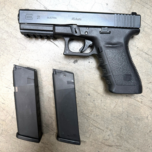 Glock 21SF Picatinny .45 Pistol w/2 13rd Mags, Police Trade