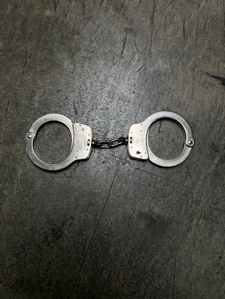 Smith & Wesson Model 100P Chain Handcuffs, Nickel, Open Box