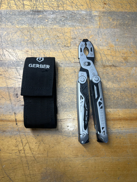 Gerber DUAL-FORCE Multi-Tool, Open Box