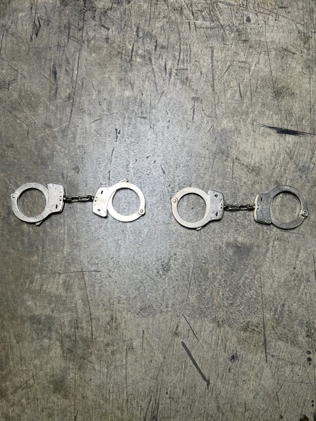 Smith & Wesson Model 100 Chain Handcuffs, Nickel, Open Box