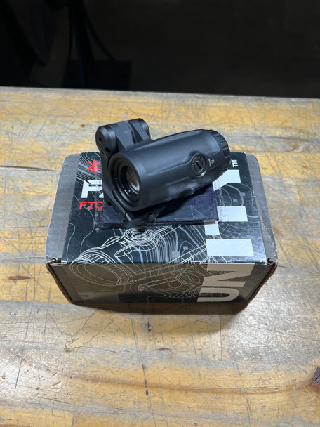 Unity FAST FST-M4B FTC 4X Magnifier, Open Box