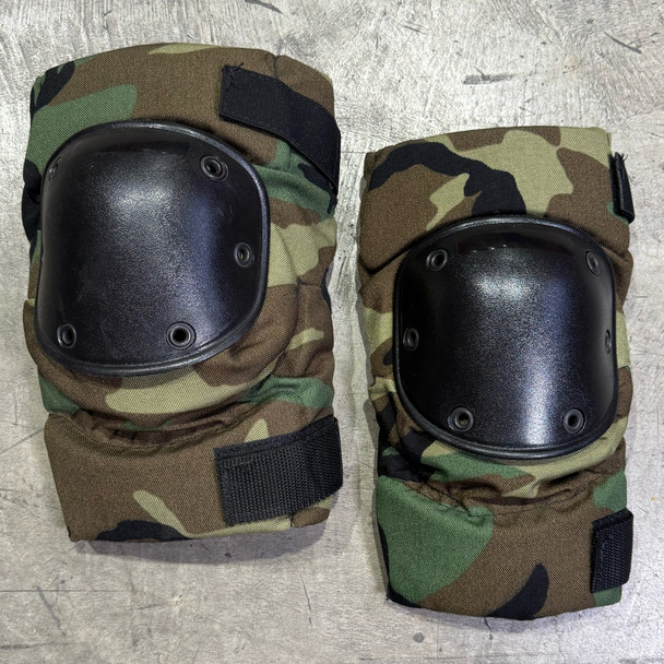 BPE-USA Bijan's U.S. Military Army Style Tactical Knee Pads – Woodland BDU Camo, Hard HDPE Cap, Police Trade