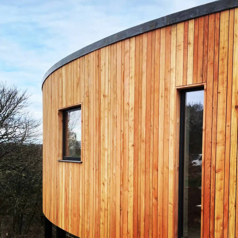 Mismatch rainscreen cladding