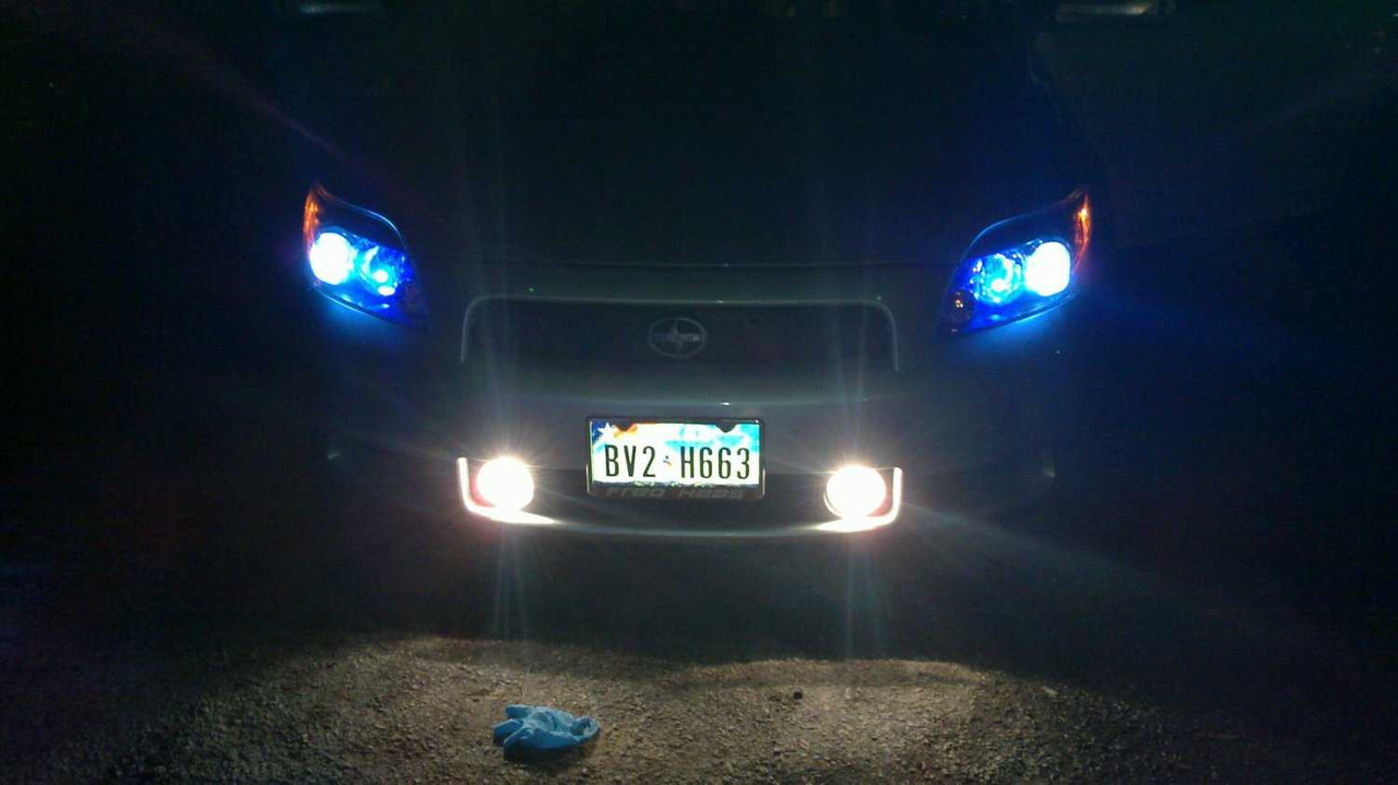 White Angel Eye Halo Fog Lights Grill Lamps for 2005-2010 Scion tC
