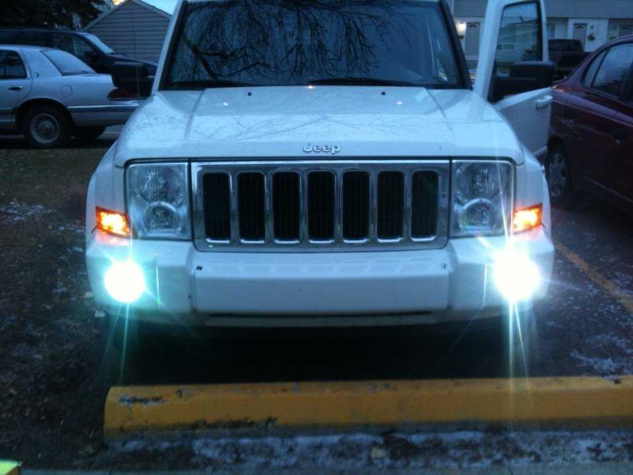 LED Halo Fog Lights for 2006 2007 2008 2009 2010 Jeep Commander