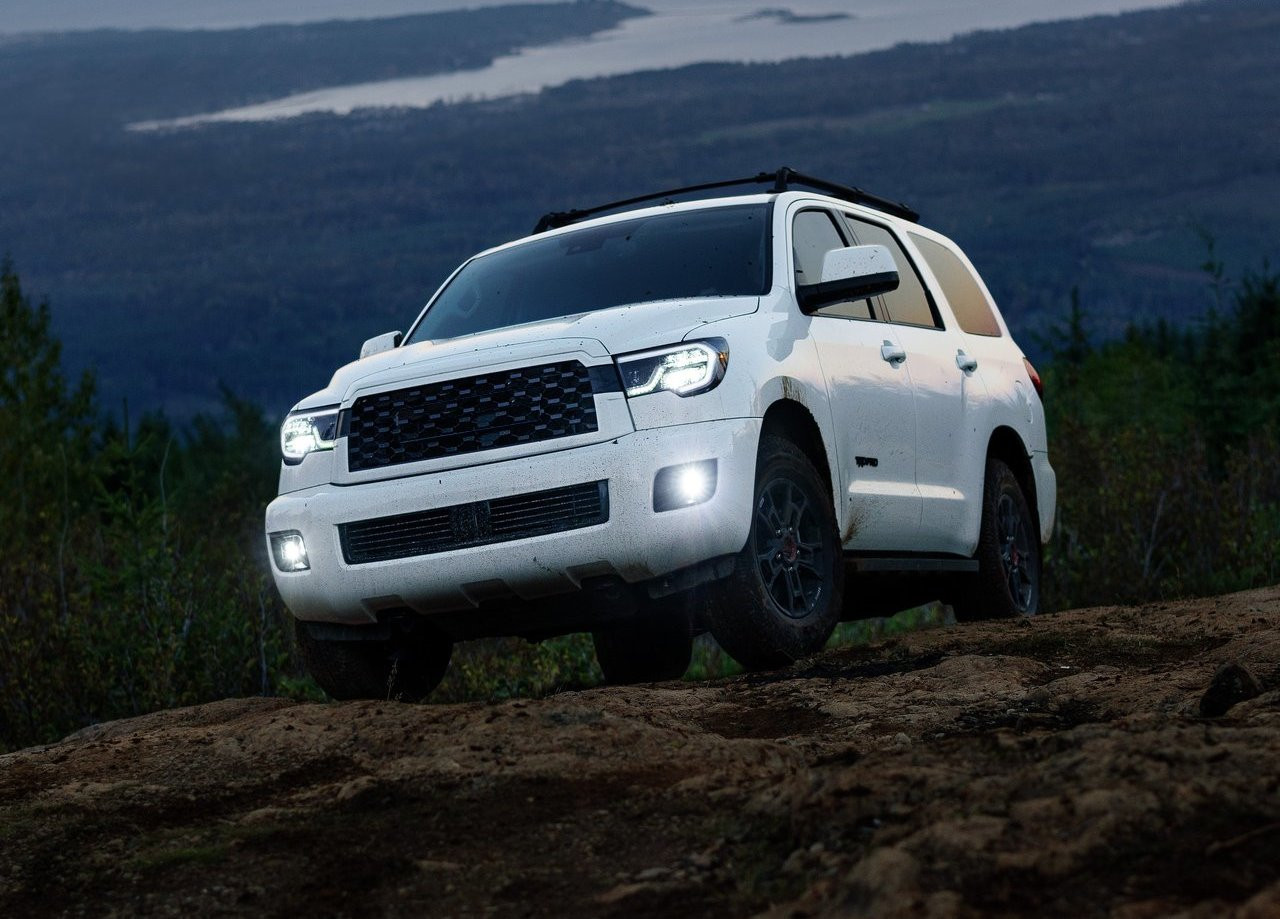 BlingLights LED Projector Halo Fog Lights for 2020 2021 2022 Toyota Sequoia