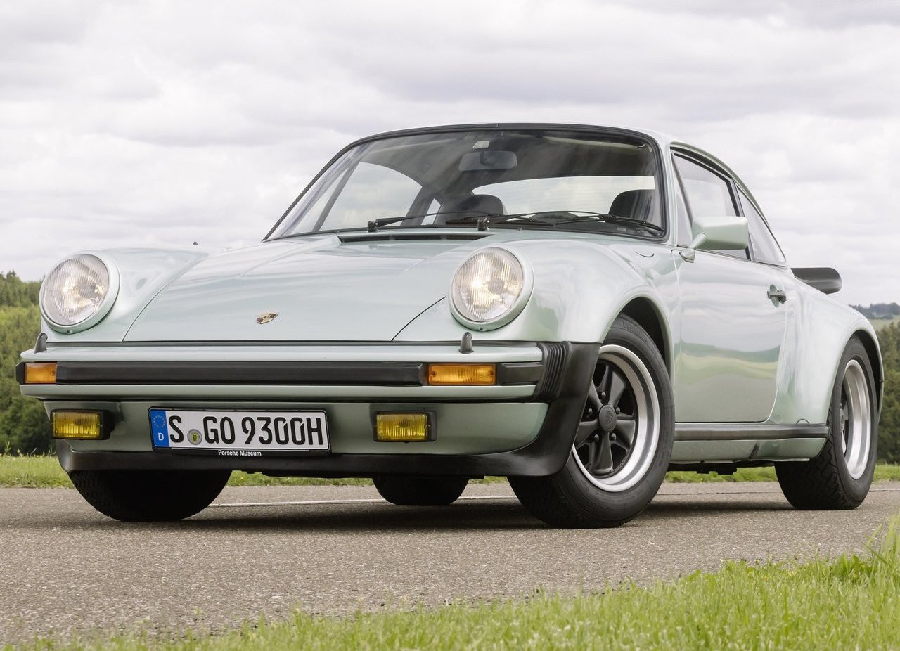 BlingLights Brand Yellow Fog Lights for 1975-1989 Porsche 930 911 Turbo