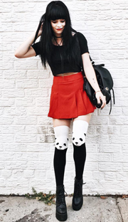 red skirt, black top and funky thigh highs - jag lever
