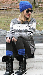 leggings with blue socks, sweater and sunglasses