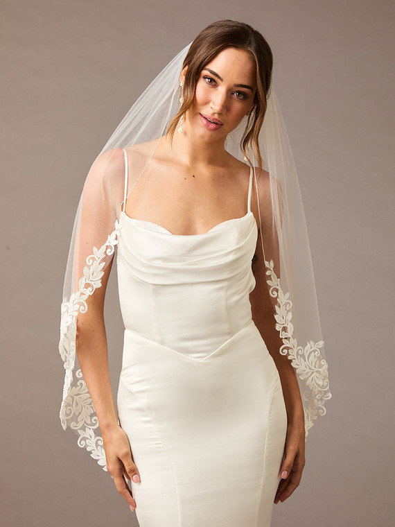 Single Fingertip Bridal Veil | V2597SF