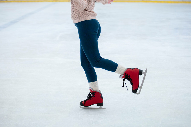Why a low-profile figure skating spinner trains better