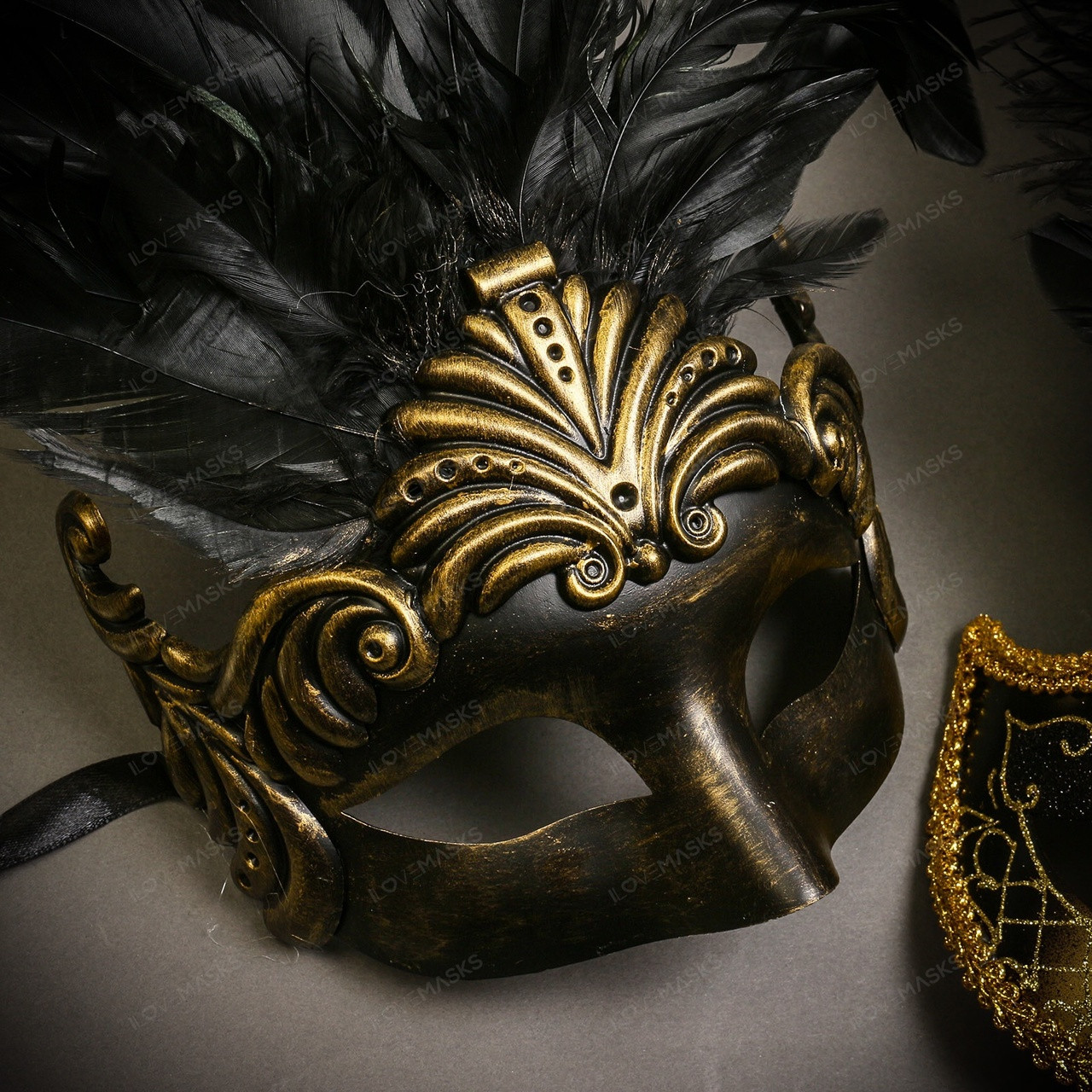 Black Gold Roman Greek Emperor with Tall Feather Men & Gold Black Mardi