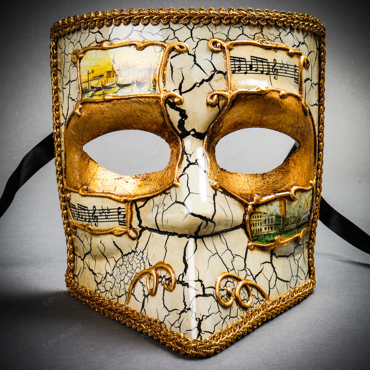 Bauta mask in typical Venetian papier-mâché macrame' gold leaf