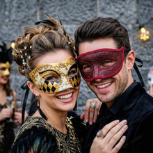 Gold Venetian Crackle Harlequin Mask & Red Glitter Half Face Ball Masquerade Couple Mask Set