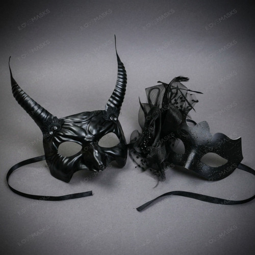 Gothic Horned Devil and Side Lace Tulle Feather Men Women Masquerade Masks - Black