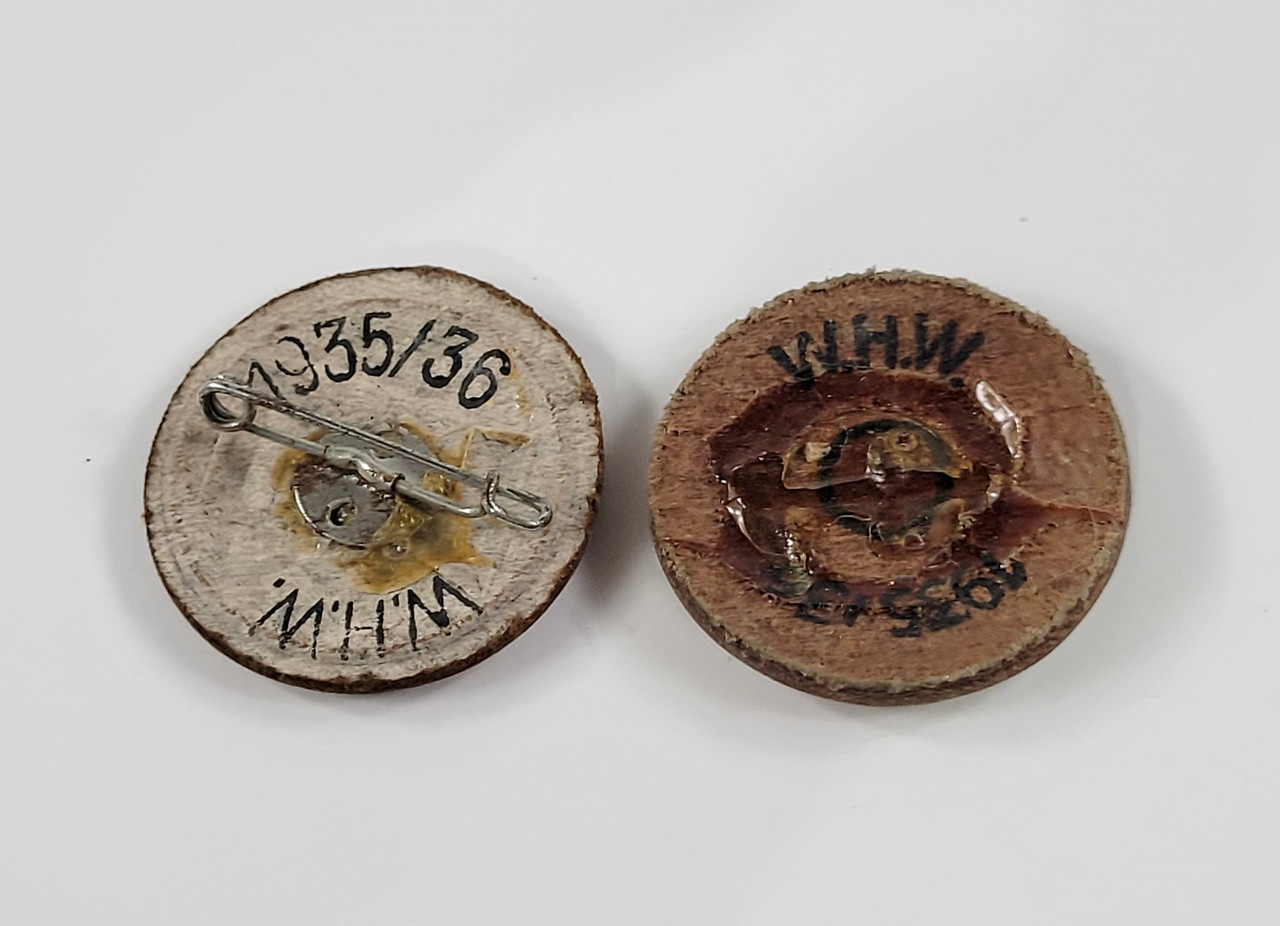 Wolfsangel Rune WHW Tinnie 1935/36 (Brown)