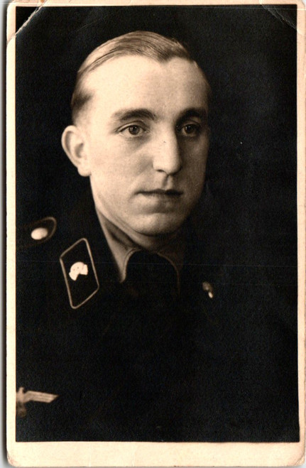 PT132 - Large 1944 Panzer Portrait Postcard