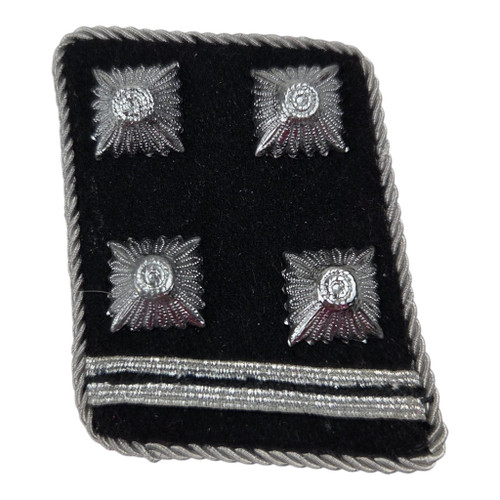 Reproduction SS Obersturmführer collar tab