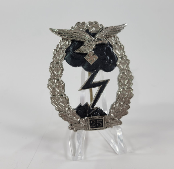 Reproduction Luftwaffe Ground Assault 25 Badge