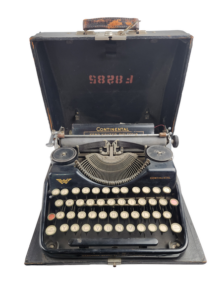 Wanderer Continental Typewriter in Case